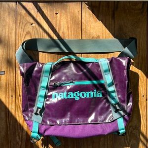 Patagonia Black Hole Messenger Bag